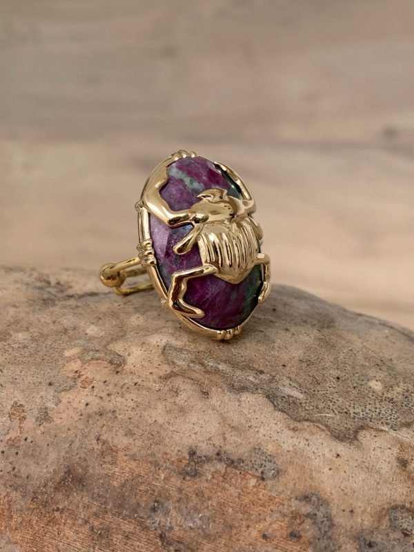 Bague scarabée sur pierre