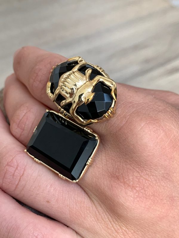 Bague scarabée sur pierre