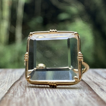 Bague sertie Carré