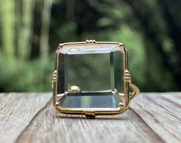 Bague sertie Carré