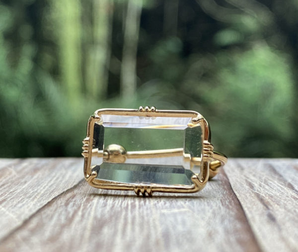 Bague sertie rectangulaire moyenne