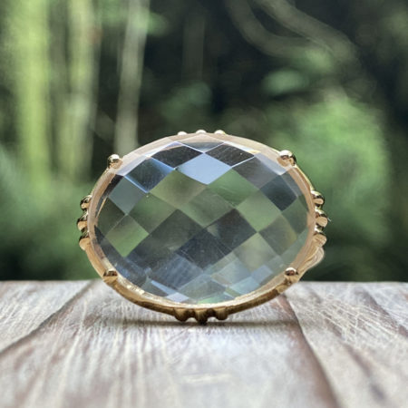 Grosse bague sertie Ovale