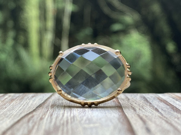 Grosse bague sertie Ovale