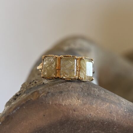 Bague trois pierres rectangulaires