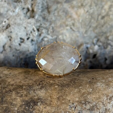 Grosse bague sertie Ovale