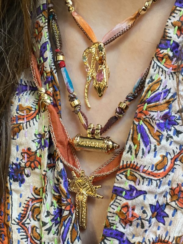 Collier fil Sari Serpent