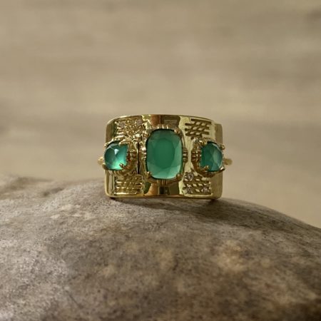 Bague plaque trois pierres