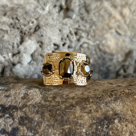 Bague plaque trois pierres