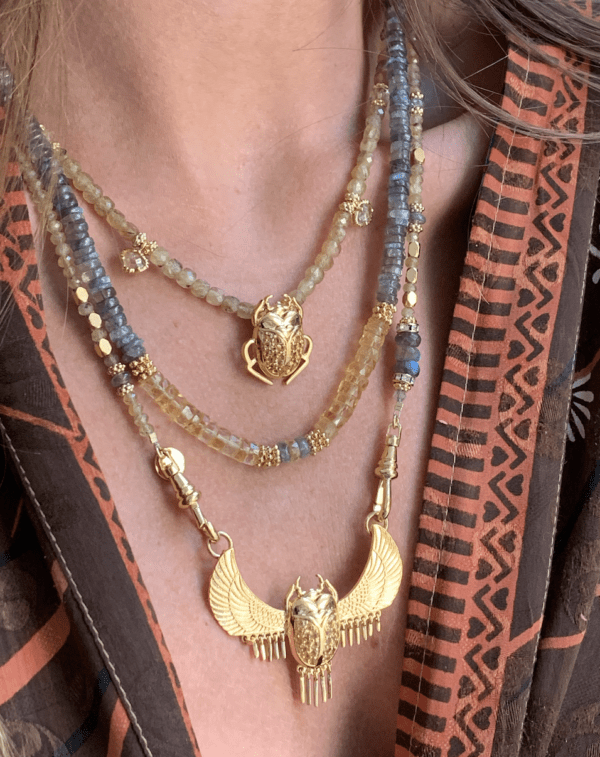 Collier Scarabée brillant frangé