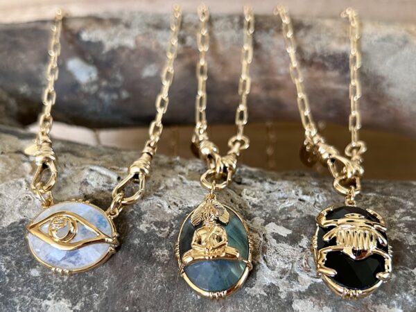 Collier chaîne ajourée (Scarabée, Oeil ou Bouddha) – Image 5