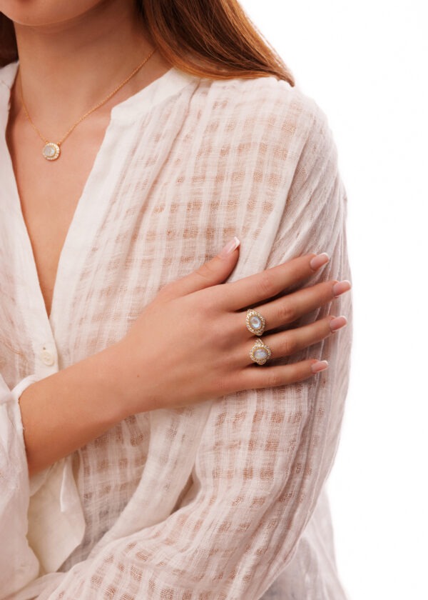 Bague pavée de minis pierres serties (verticale) – Image 9