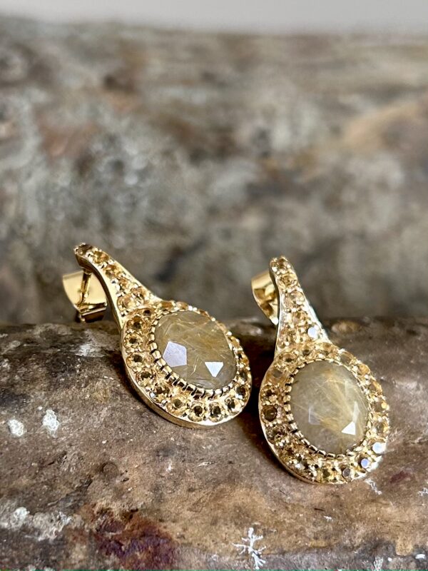 Boucles d'oreilles Pierre Sertie pavée de minis pierres