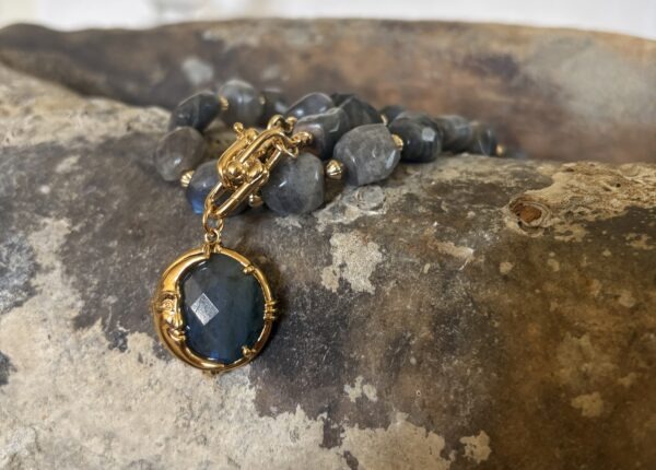 Collier pierre Labradorite et pendentif Lune (pièce unique)