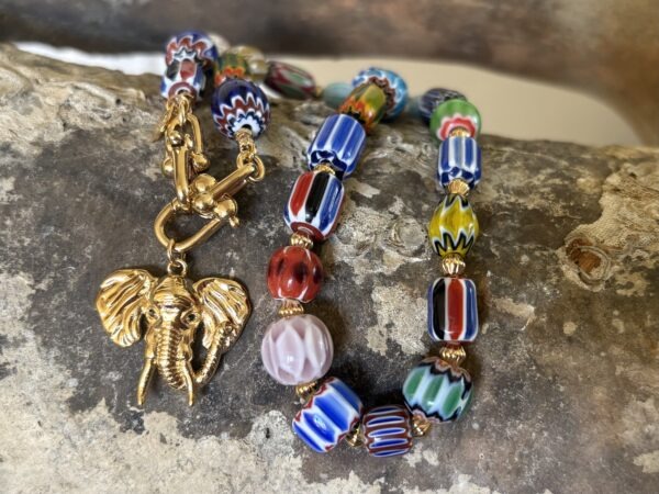 Collier perles Africaine, pendentif éléphant (pièce unique) – Image 2
