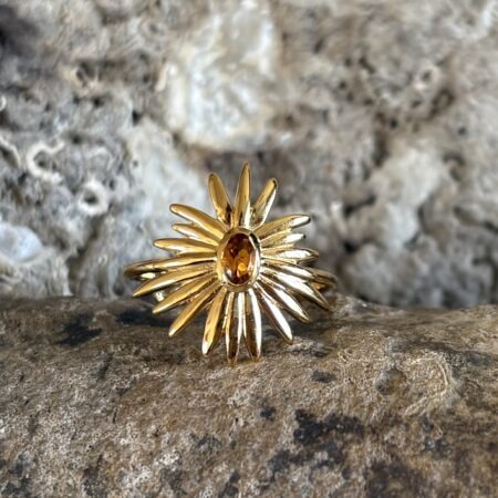 Bague Fleur doré coeur de pierre